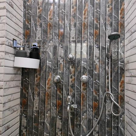 Bed and Breakfast Kollolini Калькутта Экстерьер фото