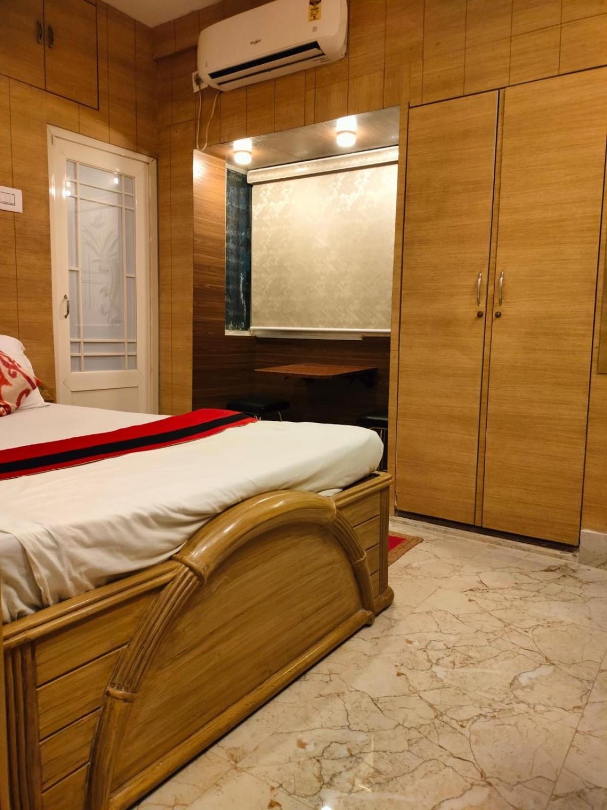 Bed and Breakfast Kollolini Калькутта Экстерьер фото